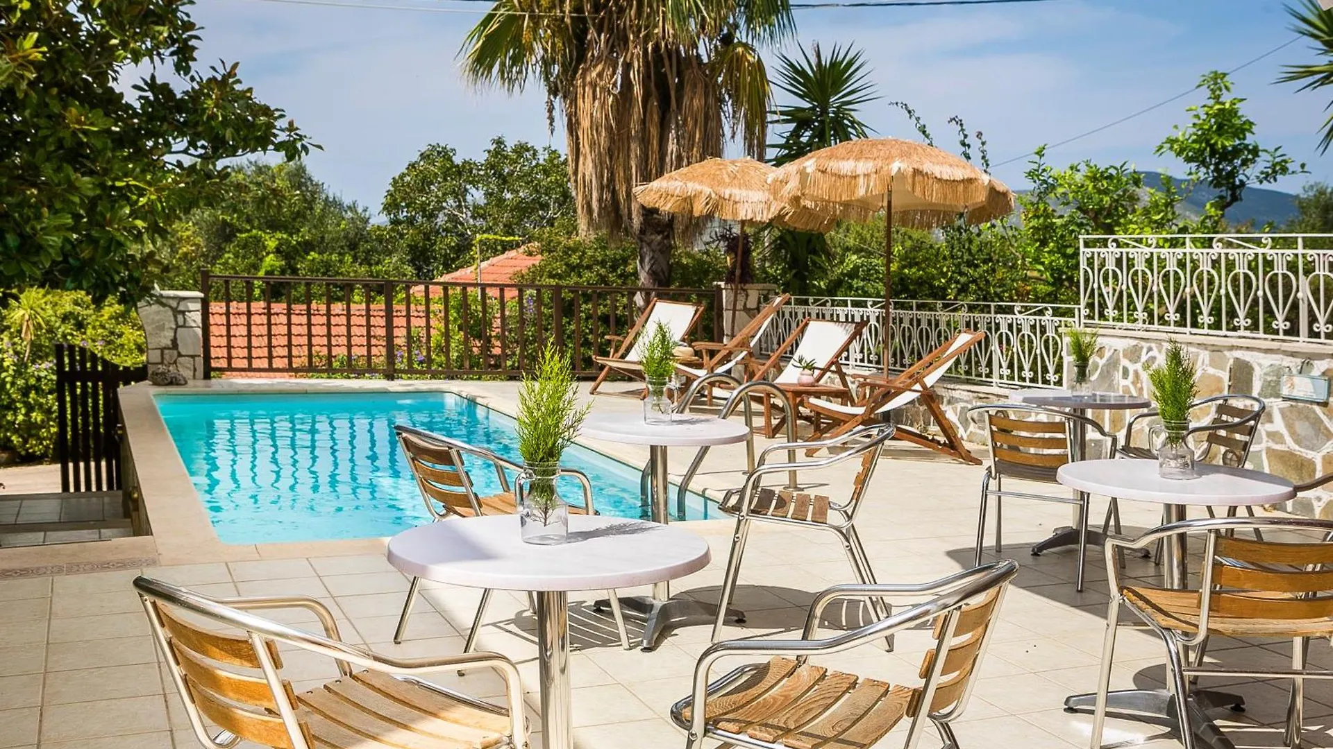 Oasis Complex Hotel Kardhakata Guest house