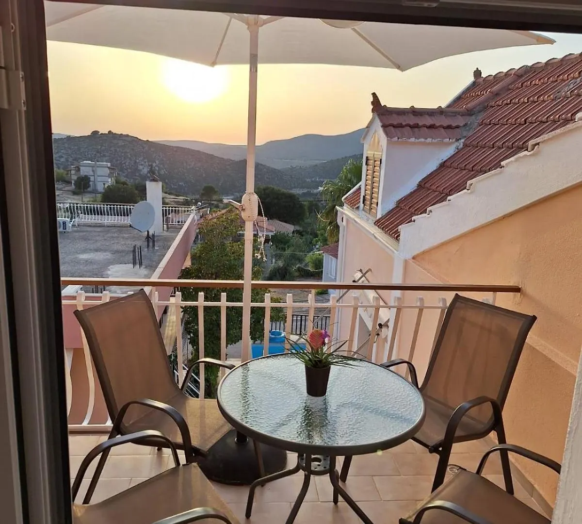 Oasis Complex Hotel Kardhakata Guest house
