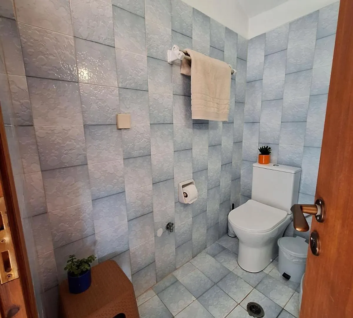 Oasis Complex Hotel Kardhakata Guest house