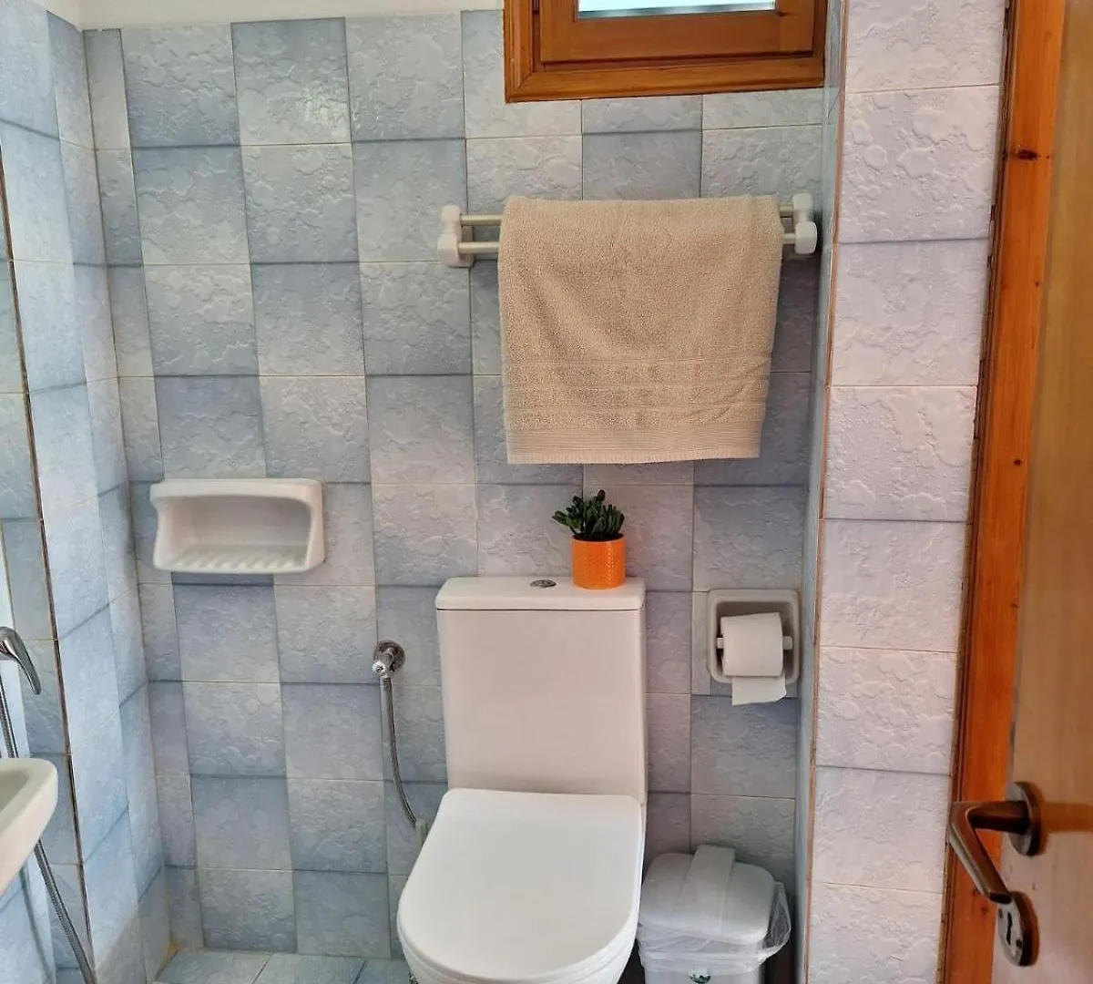 Oasis Complex Hotel Kardhakata Guest house
